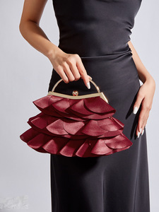 Bolso de Noche Multicapa Color Vino Tinto con Pétalos, Cadena de Metal, Bolso de Mano para Novia, Vestido Formal, Cartera Floral - Product Image 1