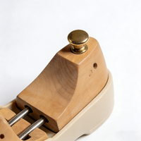 Embauchoirs en bois naturel personnalisés, non peints, ajustables, anti-plis et anti-déformation, avec accessoires chromés