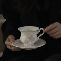 Vaisselle en céramique vintage rose à motifs floraux en relief, assiette à dîner en porcelaine, tasse à café, soucoupe, série d'assiettes à dessert