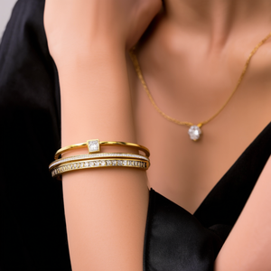 Brazalete Geométrico Clásico de Moda, Acero Inoxidable 316L, Chapado en Oro PVD con Incrustaciones de Cristal para Mujer - Product Image 2