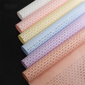 กระดาษห่อดอกไม้ลายดอกไม้พิมพ์นูน ขนาด 51x51 ซม. แบบกีปัวร์ ลวดลายดอกไม้ทันสมัย ปี 2023 - Product Image 4