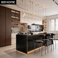 Meubles de cuisine sur mesure vert foncé avec îlot central et vitrine lumineuse pour villa, hôtel, appartement