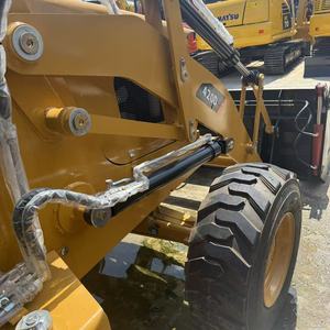 Retroexcavadora CAT 420F II con cucharón de excavación de 0.32m³ y peso operativo de 4 toneladas - Product Image 4