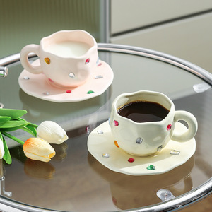 Tazza da tè e piattino in pietra preziosa regalo di ritorno per la festa <span class=keywords><strong>del</strong></span> tè set tazza da caffè fatta a mano in ceramica