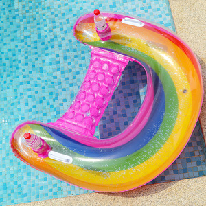 Transat gonflable flottant Rainbow Recliner 145x100cm avec dossier et système de drainage pour utilisation en piscine - Product Image 3
