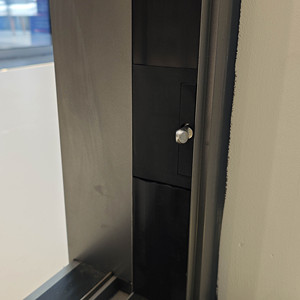 Puerta Corredera Reforzada Deioux con Doble Acristalamiento de Vidrio Templado, Aislamiento Térmico Superior, Tamaño Personalizado para Apartamentos y Centros Comerciales - Product Image 5