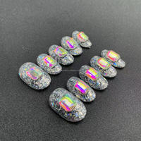 Las uñas cortas prensadas a mano puras con un gran diamante brillante de alta calidad se pueden reutilizar al por mayor de fábrica