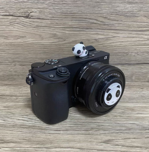Se vende kit A6400 + 16-50 usado — completamente funcional, sin problemas ocultos, batería y cargador incluidos, listo para fotografiar! - Product Image 4