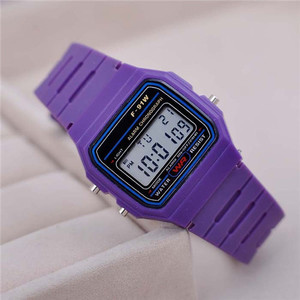 IStapromo <span class=keywords><strong>Regali</strong></span> di Benvenuto, Orologio Digitale Resistente all'Acqua e alle Cadute, Display LCD, Cinturino in PVC da 24mm, Orologio per Bambini - Product Image 5