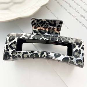 Pinza de Pelo Grande de Plástico con Estampado de Leopardo Marrón, Estilo Vintage Europeo Americano, para Otoño y Año Nuevo - Product Image 5