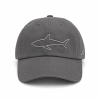 Gorra deportiva de marca privada, estilo 'Dad Cap', de 6 paneles, ajustable, unisex, de mezcla acrílica, con diseño artístico de tiburón común, corona suave y bordado personalizado.