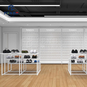 Meuble de présentation minimaliste blanc pour magasin de chaussures, étagère murale perforée, étagère lumineuse pour chaussures, pour salle d'exposition de vente au détail de chaussures - Product Image 2