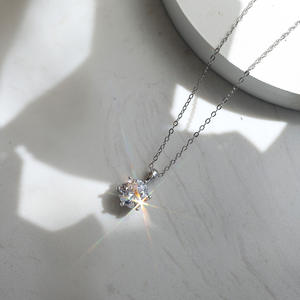 Collier pour femme Hua Sheng en argent S925, pendentif couronne classique à six griffes en zircon simple, chaîne O, vente en gros, fabricant transfrontalier - Product Image 4