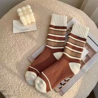 Vente en gros personnalisé confortable charme mérinos maison printemps hiver fleur conception laine chaude cuisse hommes femmes chaud laine chaussettes