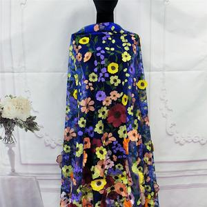 En gros Personnalisé 3D Floral Applique Maille Tulle Robe De Mariée Broderie Tissu Fleur Dentelle À Coudre avec Net Modèle De Mariée MC0942 - Product Image 6