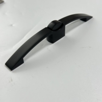 Serrure à bouton-poussoir sans poignée pour porte de placard incurvée de yacht, armoire supérieure de camping-car, mobilier de camping-car de type Bow-Type
