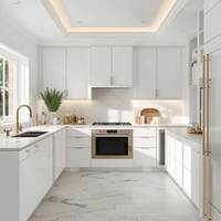 Meubles de cuisine de luxe blancs laqués brillants avec poignées dorées, armoires sur mesure modernes pour toute la maison, meubles de rangement domestique