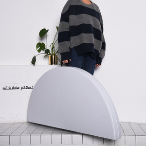 <span class=keywords><strong>Tavolo</strong></span> <span class=keywords><strong>Rotondo</strong></span> Pieghevole in HDPE Moderno e Portatile, Bestseller per Arredamento <span class=keywords><strong>Esterno</strong></span> ed Eventi Gastronomici - Product Image 3