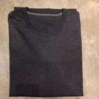 Camiseta Clásica para Hombre 2026, Ligera, Holgada, de Tela Suave, Secado Rápido, Corte Regular, Minimalista, Relajada y Transpirable