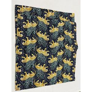 Colcha de algodón suave Kantha con arte impreso a mano y costuras finas para un sueño relajante y espacios decorativos en el hogar. - Product Image 4