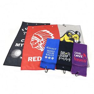 Serviettes de nettoyage pour sacs de golf personnalisées avec logo, en microfibre gaufrée, avec mousqueton - Product Image 4