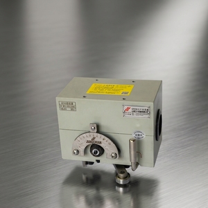 <span class=keywords><strong>Enrouleur</strong></span> à entraînement par anneau roulant GP40A en fonte semi-automatique 100 pièces/min pour l'enroulement - Product Image 4