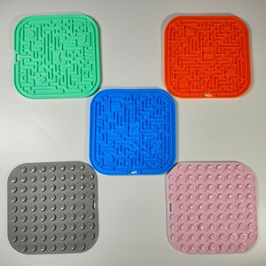 Plat de nourriture multifonctionnel en silicone pour animaux de compagnie, forme ronde 3 en 1, pour chat et chien, avec fonction de léchage lent - Product Image 2