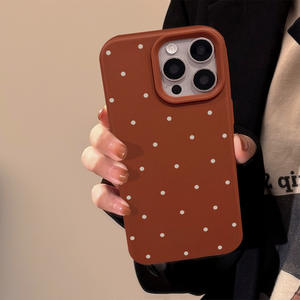 เหมาะสำหรับเคส iPhone 17 PRO MAX เคสโทรศัพท์กันกระแทกลายจุดสีแดงคาราเมลเรียบง่ายย้อนยุคฤดูใบไม้ร่วงและฤดูหนาว - Product Image 1