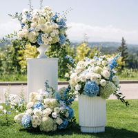 Centre de table moderne de luxe en forme de boule de fleurs, design simple, haute qualité, bleu ciel, hydrangea en soie, delphinium, diamètre 50 cm