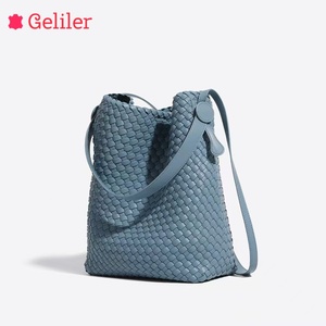 2025 Xu hướng túi một chính đổ femmes thiết kế cổ điển xô nước Túi cho phụ nữ tay dệt công suất lớn Vai - Product Image 3