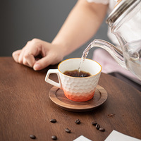 Tasse à thé et à café moderne et écologique en porcelaine dégradée martelée en argile de poterie grossière blanche laiteuse verte pour hommes et femmes