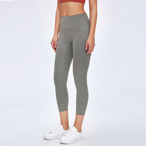 Pantalones de yoga peludos de doble cara para mujer con caderas de elevación de cintura alta y pantalones recortados elásticos de secado rápido para correr - Product Image 6