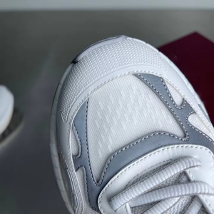 Chaussures de créateur pour hommes, chaussures de mode respirantes, baskets de basketball avec antidérapant et désodorisant pour hommes - Product Image 3