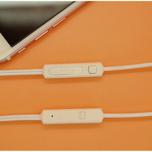 White Audio Cable 3.5 Mm With Remote <b>Control</b> 120 Cm Length Universal For Mobile <b>Phones</b> Headsets - Product Image 3