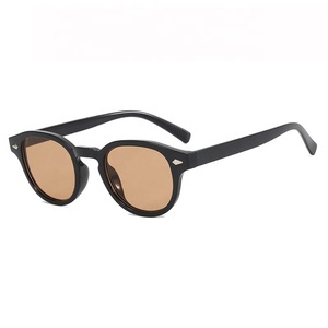 Lunettes de soleil rondes vintage à rivets effet <span class=keywords><strong>écaille</strong></span> de tortue, <span class=keywords><strong>tendance</strong></span>, pour le cyclisme en extérieur, la conduite, style rétro, pour femmes et hommes - Product Image 5