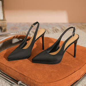 Escarpins slingback 1086C à bout pointu, talon aiguille super haut 8 cm, confortables, pour femme, en microfibre unie avec détail boucle - Product Image 3