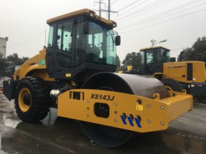 Single Drum Vibrations verdichter XS143J 14 Tonnen Vibrator-Verdichter walze mit Padfeet - Product Image 3