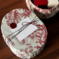 Élégante boîte cadeau ovale rétro française pour demoiselle d'honneur avec poignée, en matériaux recyclés écologiques, design rigide, réutilisable et pratique