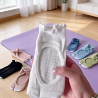 Chaussettes antidérapantes en coton respirant à bout ouvert et à volants tricotés sur mesure de haute qualité pour adolescentes et femmes, idéales pour le yoga