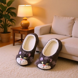 Pantoufles en peluche à motif de chat de dessin animé, chaudes et confortables pour femmes, idéales pour l'intérieur et la maternité en automne et en hiver - Product Image 2