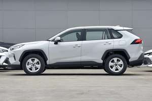 Nouveau Toyota <span class=keywords><strong>RAV4</strong></span> SUV 2026, <span class=keywords><strong>Hybride</strong></span> Bi-moteur 2.5L 185ch à Quatre <span class=keywords><strong>Roues</strong></span> <span class=keywords><strong>Motrices</strong></span>, Disponible pour Vente Immédiate. - Product Image 3