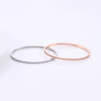 Nouveautés Bijoux de mode Bracelet jonc en acier inoxydable entièrement orné de strass pour cadeau Accessoires pour femmes
