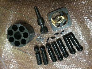 HPV132 High-Pressure Hydraulic Pump Parts Komatsu Including Valves Piston Pump Models PC60-<b>7</b>/PC220-6/<b>7</b> PC200-6/<b>7</b> PC300-6/<b>7</b> - Product Image 2