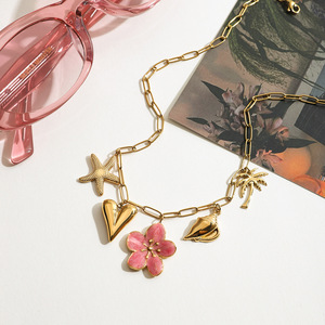 Collar de acero inoxidable con dijes de flores, colgante chapado en oro para mujer, joyería de moda, look de vacaciones de verano - Product Image 2