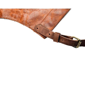 Delantal con un solo bolsillo frontal en el pecho, cintura ajustable, cuello con lazo y correa extraíble de liberación rápida. - Product Image 6