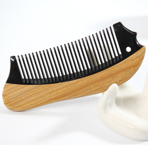 Peine de madera para masaje del cuero cabelludo con dientes de cuerno de vaca de 10-15 cm para el cuidado del cabello de mujeres, niños y adultos - Product Image 5