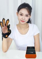Un robot de service humanoïde intelligent capable de mouvoir les mains, les doigts, les bras et la tête