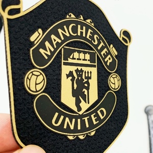 Étiquette en silicone 3D personnalisée OEM, en caoutchouc PVC, avec logo en relief, pour vêtements, sacs et chaussures – Prix usine - Product Image 2