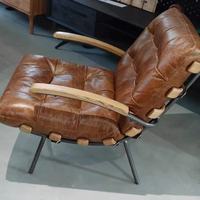 Vintage Brasilianischer Ölwachs-Echtleder Mid-Century Loungesessel Bauhaus Akzent-Sessel mit Distressed-Finish Wohnmöbel