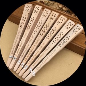 Éventails pliants en bois de santal, éventails à main en bois naturel pour cadeaux de baby shower, cadeaux de mariage - Product Image 5